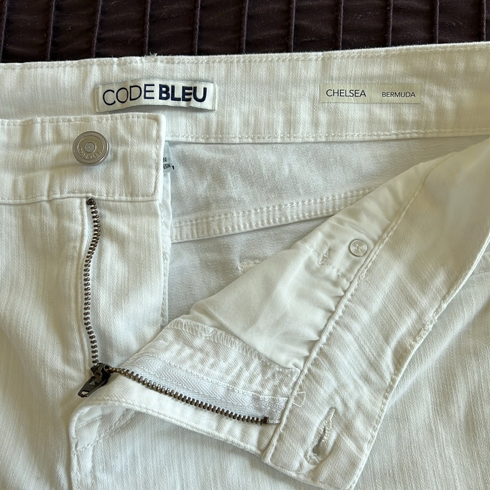 Code Bleu White Dunham Bermuda. Size 12. - image 5